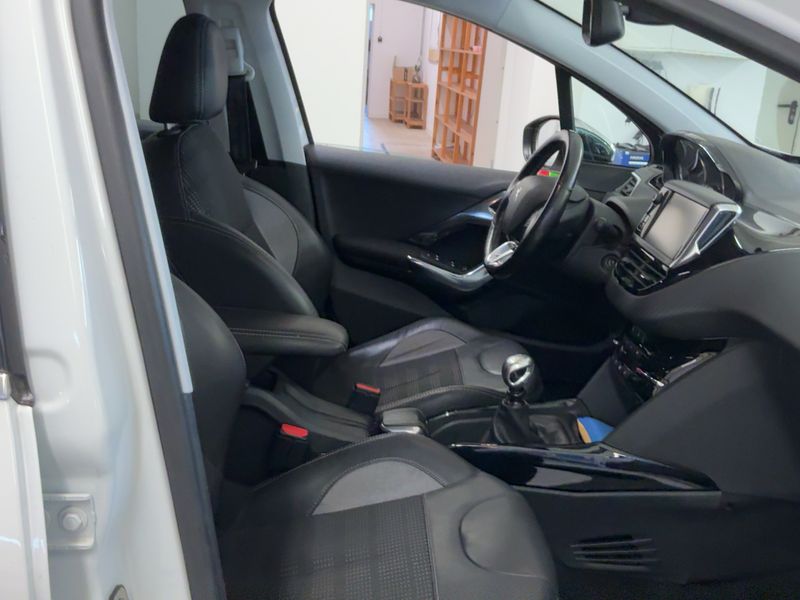 Peugeot 2008 1.6 Blue-HDi Allure 2016 – снимка 17