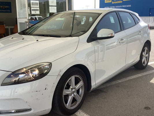 Volvo V40 2.0 D2 Kinetic 2017 – снимка 2