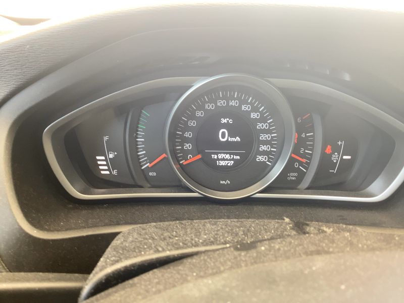 Volvo V40 2.0 D2 Kinetic 2017 – снимка 18