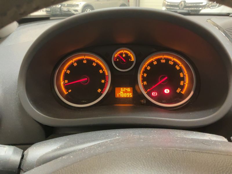 Opel Corsa 1.4 Cosmo 2007 – снимка 18