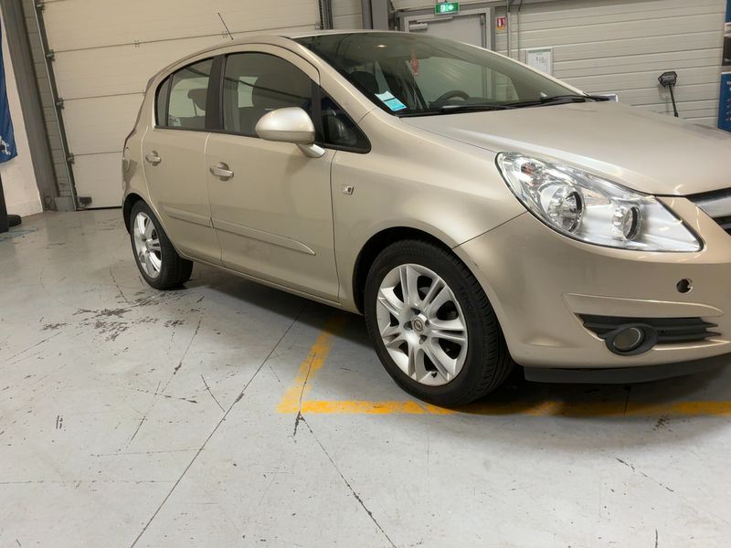 Opel Corsa 1.4 Cosmo 2007 – снимка 12