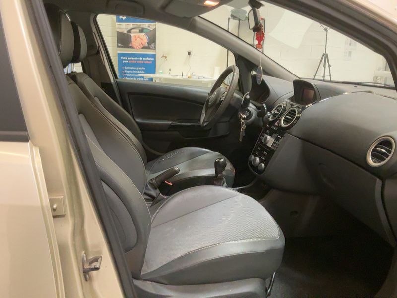 Opel Corsa 1.4 Cosmo 2007 – снимка 16