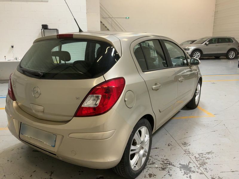 Opel Corsa 1.4 Cosmo 2007 – снимка 8