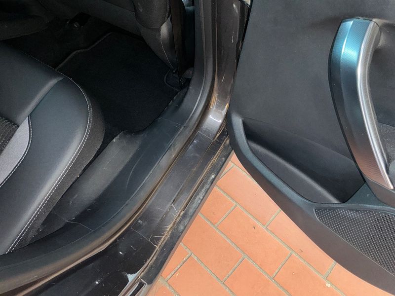 Peugeot 2008 1.5 Blue-HDi Allure 2019 – снимка 23