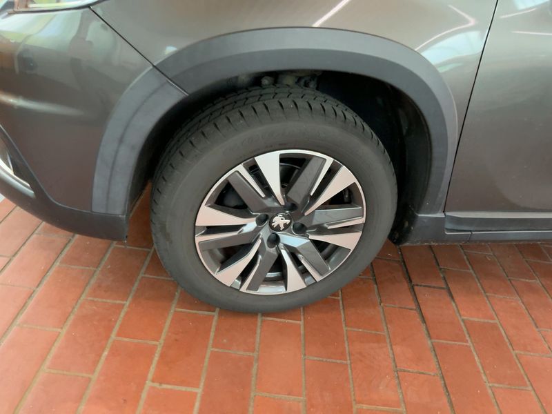 Peugeot 2008 1.5 Blue-HDi Allure 2019 – снимка 3