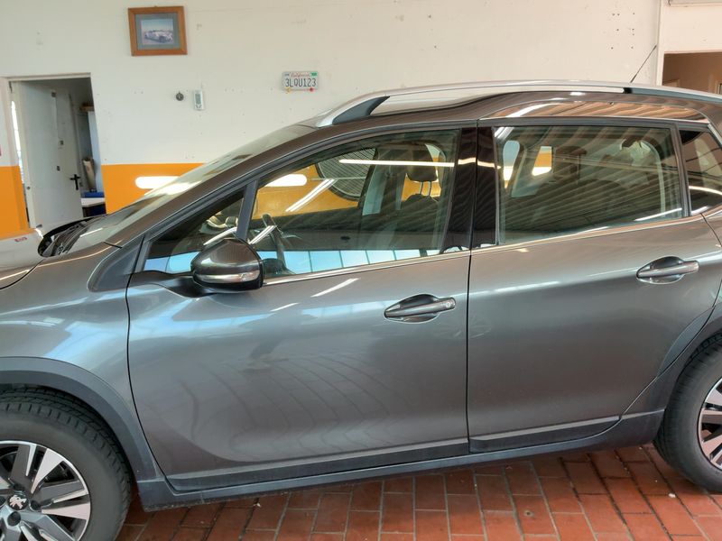 Peugeot 2008 1.5 Blue-HDi Allure 2019 – снимка 4