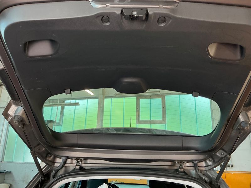 Peugeot 2008 1.5 Blue-HDi Allure 2019 – снимка 26