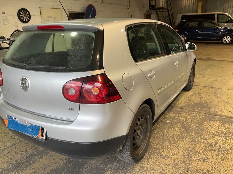 Volkswagen Golf V 1.6 Edition 2008 – снимка 2