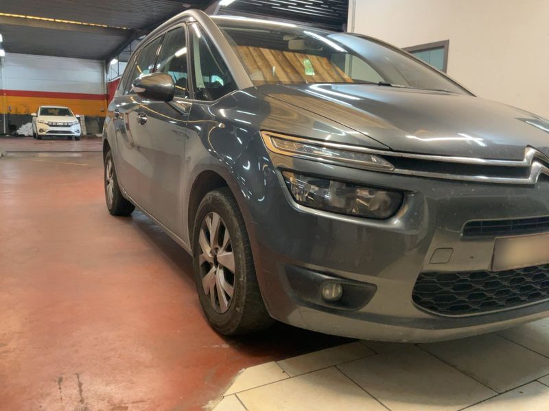 Citroen C4 Grand Picasso 1.6 e-HDi Intensive 2015 – снимка на щета 12