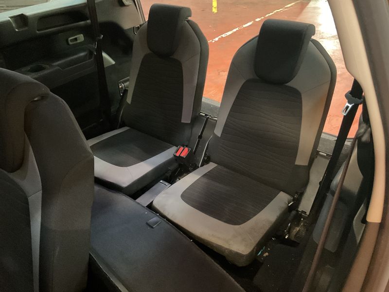 Citroen C4 Grand Picasso 1.6 e-HDi Intensive 2015 – снимка 25