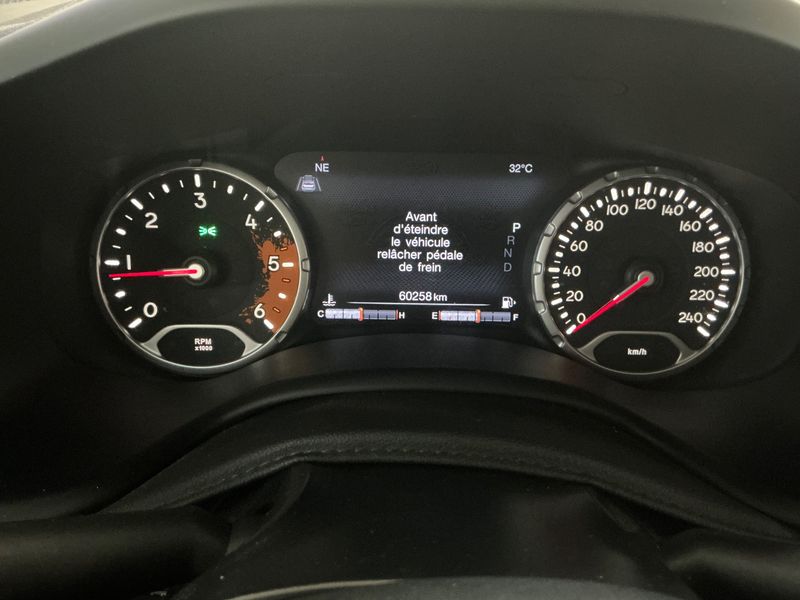 Jeep Renegade 2.0 M-Jet Limited 4WD 2016 – снимка 18