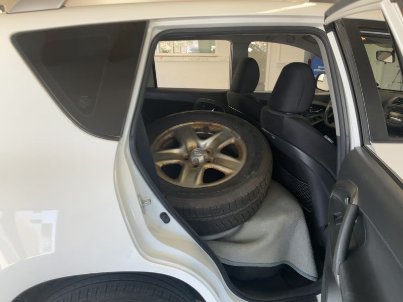Toyota RAV 4 2.0 2012 – снимка 20