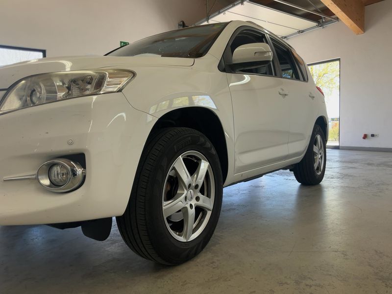 Toyota RAV 4 2.0 2012 – снимка 2