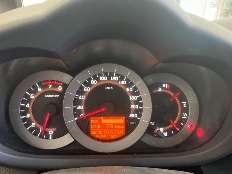 Toyota RAV 4 2.0 2012 – снимка 19