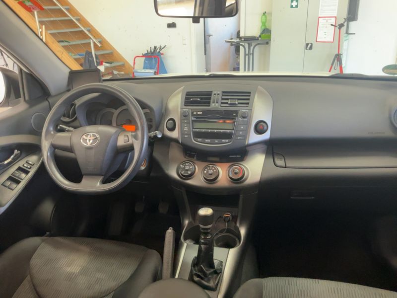 Toyota RAV 4 2.0 2012 – снимка 18