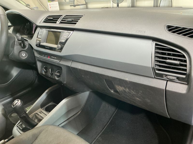Skoda Fabia 1.0 MPI Cool Plus 2018 – снимка 30