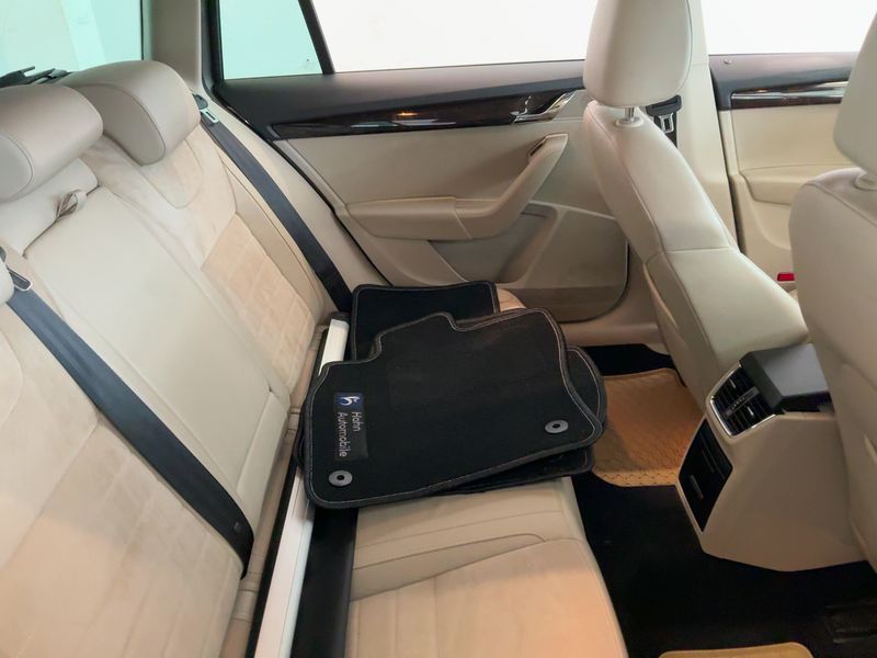 Skoda Octavia 2.0 TDI Elegance 2013 – снимка 20