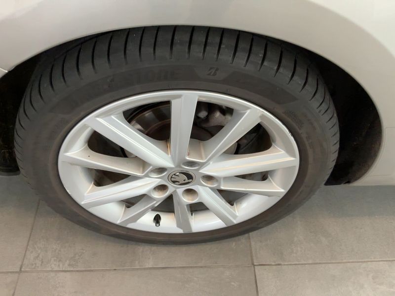 Skoda Octavia 2.0 TDI Elegance 2013 – снимка 9