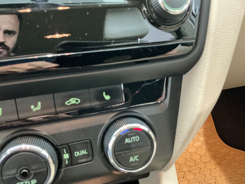 Skoda Octavia 2.0 TDI Elegance 2013 – снимка 26