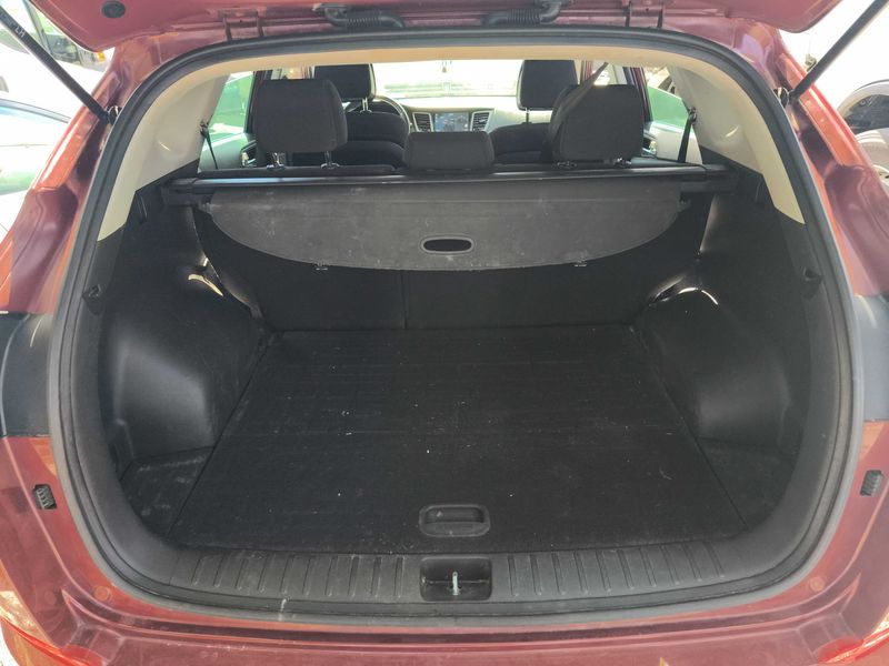 Hyundai Tucson 2.0 CRDi Tecno 4WD 2016 – снимка 9