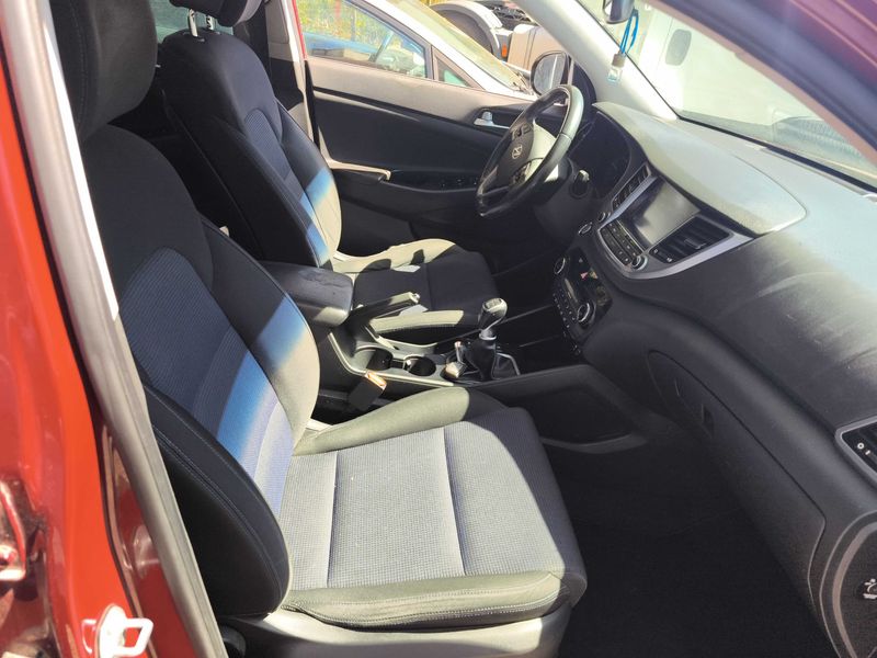 Hyundai Tucson 2.0 CRDi Tecno 4WD 2016 – снимка 10