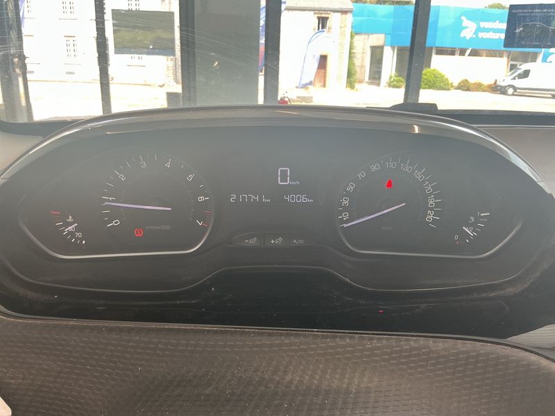 Peugeot 2008 1.2 PureTech Active 2016 – снимка 4