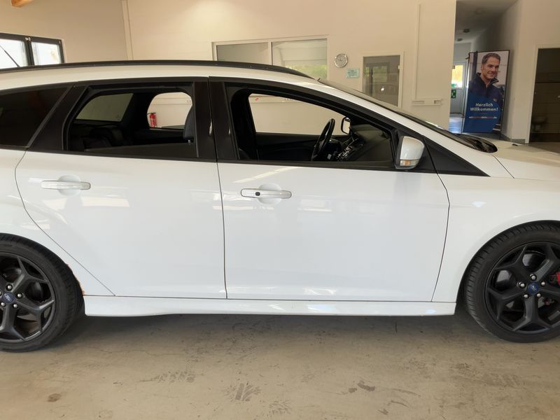 Ford Focus 2.0 EcoBoost ST 2013 – снимка 10