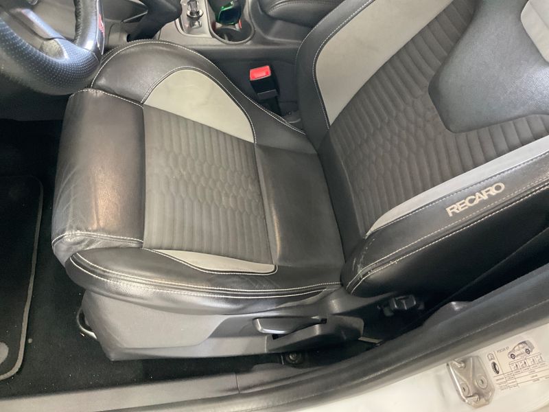 Ford Focus 2.0 EcoBoost ST 2013 – снимка 27