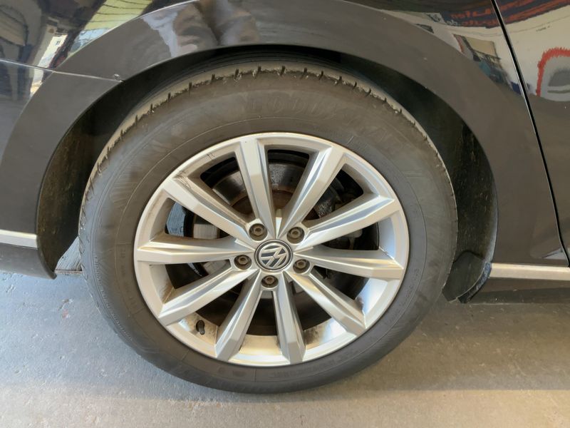 Volkswagen Passat 2.0 TDI Highline BlueMotion Tech 2016 – снимка 9