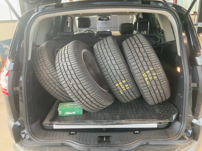 Ford S-Max 2.2 TDCi Titanium 2012 – снимка 16