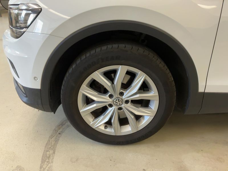 Volkswagen Tiguan 2.0 TDI Highline 4Motion BlueMotion Tech 2017 – снимка 3