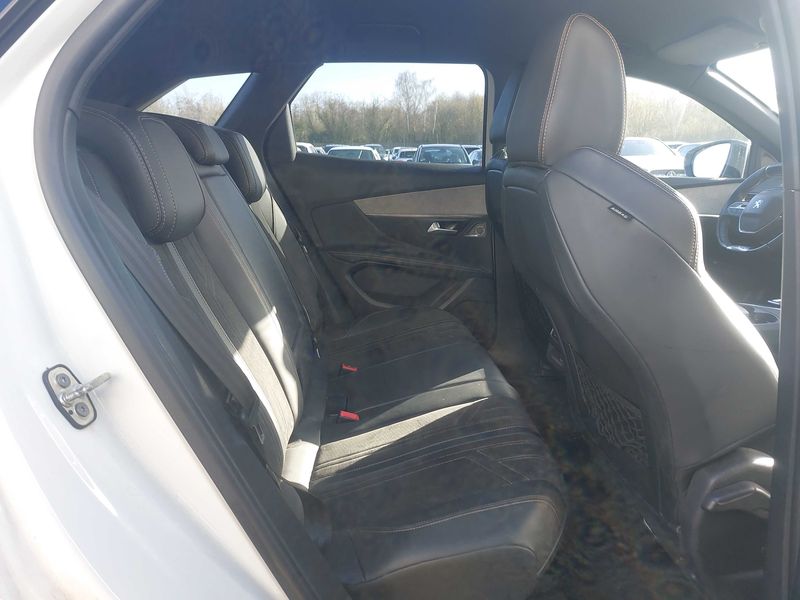 Peugeot 3008 1.5 Blue-HDi GT Pack 2021 – снимка 14