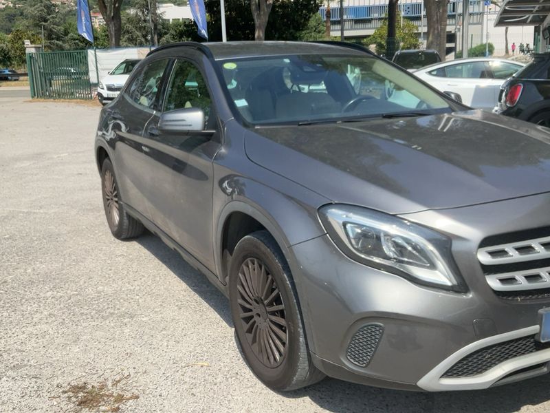 Mercedes-Benz GLA-Klasse GLA 200 d Business 2019 – снимка 12