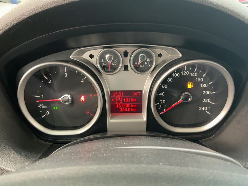 Ford Kuga 2.0 TDCi Titanium 2011 – снимка 18