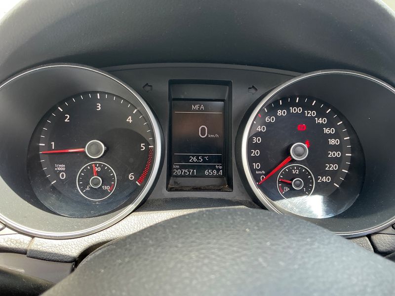 Volkswagen Golf VI 1.6 TDI Trendline BlueMotion Tech 2012 – снимка 4