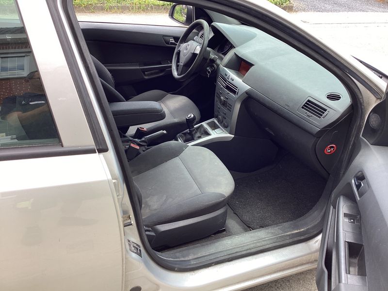 Opel Astra 1.6 Active 2012 – снимка 3