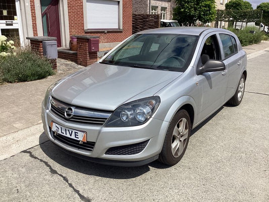 Opel Astra 1.6 Active 2012 – снимка 1