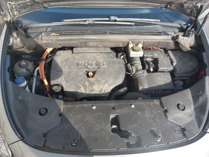 Citroen DS5 2.0 HDi Hybrid4 Pure Pearl 2013 – снимка 8