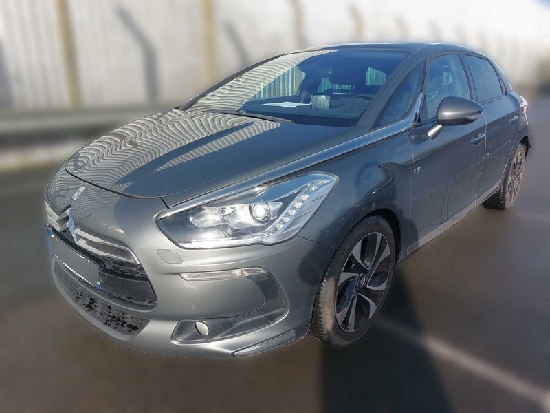 Citroen DS5 2.0 HDi Hybrid4 Pure Pearl 2013 – снимка 2