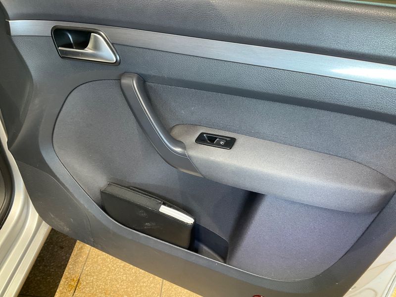 Volkswagen Touran 1.4 TSI Comfortline 2014 – снимка 32