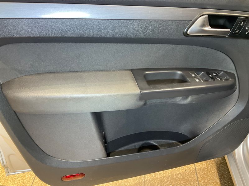 Volkswagen Touran 1.4 TSI Comfortline 2014 – снимка 34
