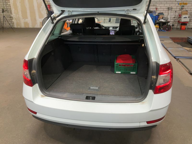 Skoda Octavia 1.6 TDI Clever 2018 – снимка 15