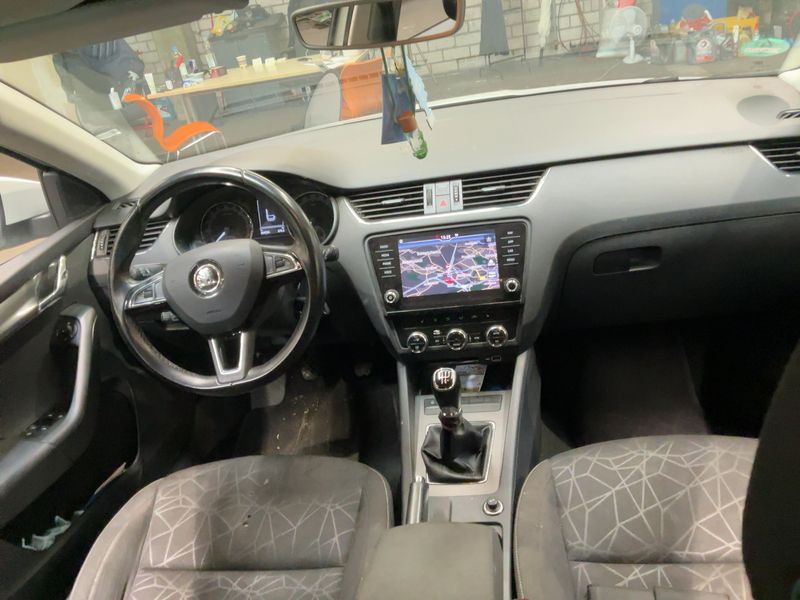 Skoda Octavia 1.6 TDI Clever 2018 – снимка 17