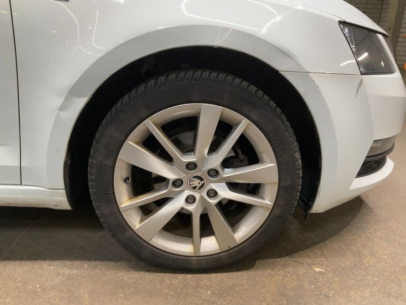 Skoda Octavia 1.6 TDI Clever 2018 – снимка 11