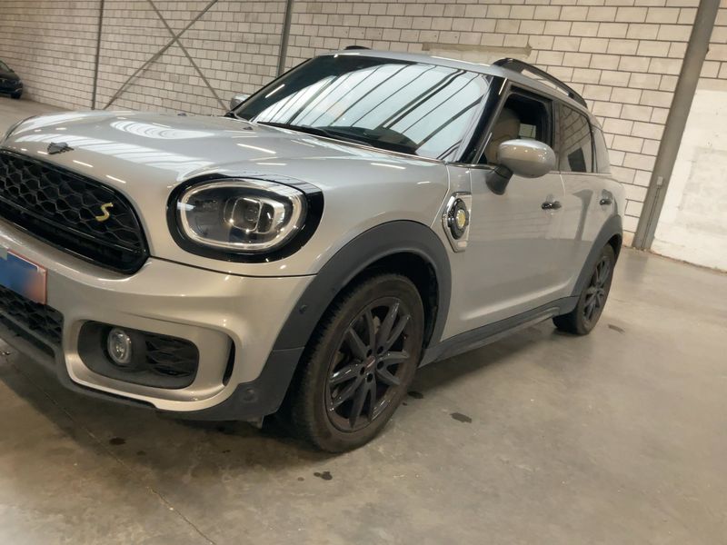 MINI Countryman Cooper S E Hybrid ALL4 John Cooper Works Trim 2023 – снимка 2