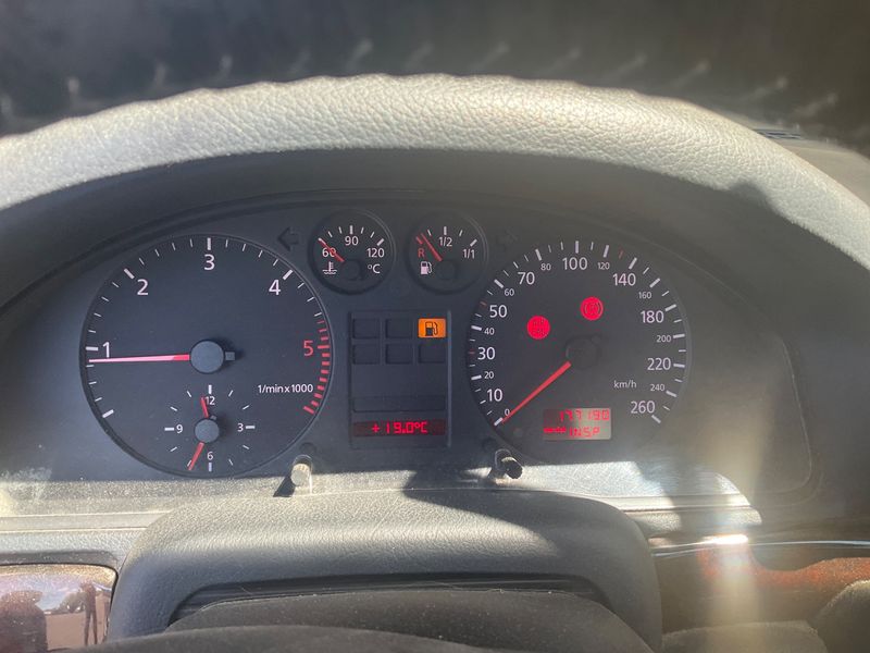 Audi A4 1.9 TDI 1999 – снимка 4