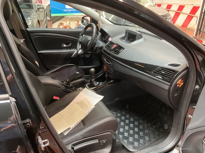 Renault Megane 1.4 TCe BOSE Edition 2011 – снимка 3