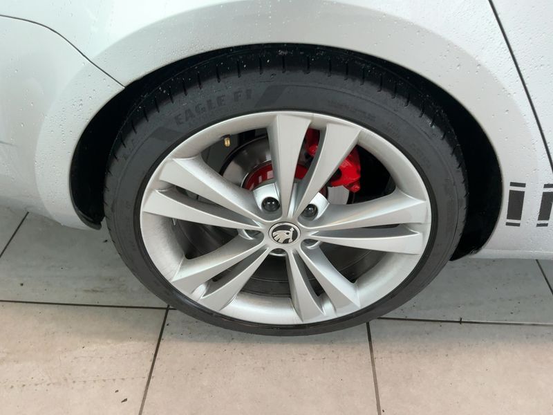 Skoda Octavia 1.6 TDI Elegance 2014 – снимка 9