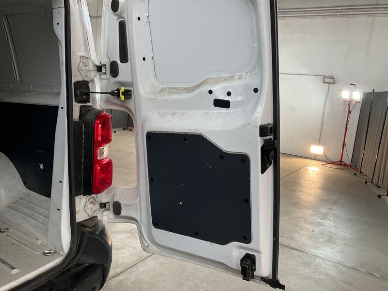 Citroen Jumpy 2.0 Blue-HDi Komfort Plus XL 2023 – снимка 40
