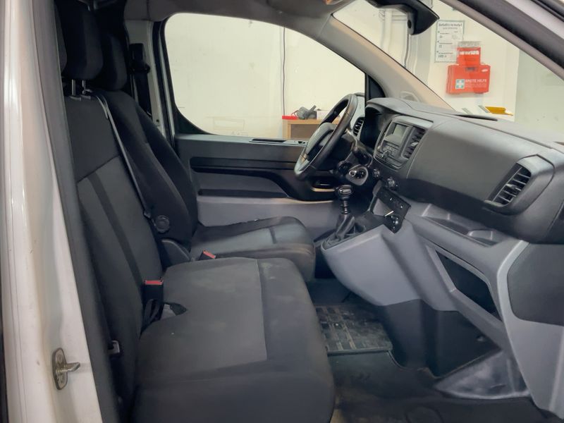 Citroen Jumpy 2.0 Blue-HDi Komfort Plus XL 2023 – снимка 16